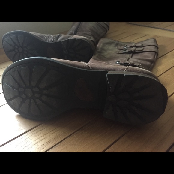 Born Leather Boots 7 - Picture 6 of 10